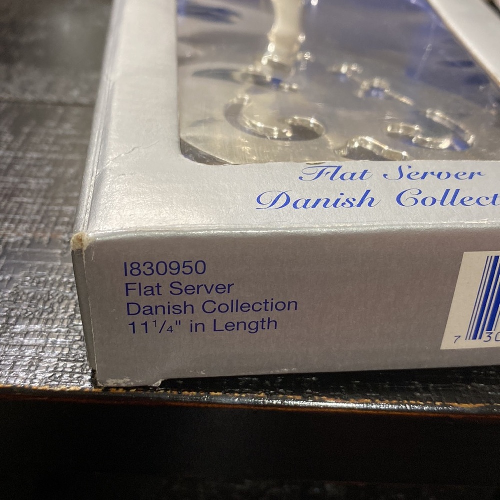 Wallace Silversmiths Danish Collection Silver Plated Flat Server! - Picture 2 of 6